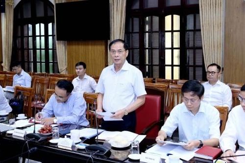 Đối ngoại cùng với quốc phòng, an ninh đóng góp quan trọng vào thành tựu to lớn của đất nước