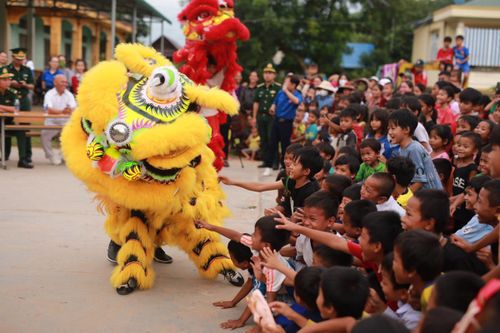 Rộn ràng Tết Trung thu trên khắp nẻo biên cương