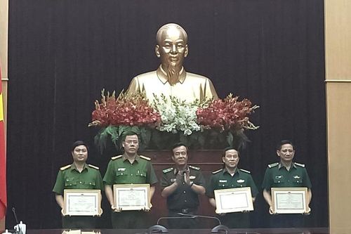 Tổng kết, trao thưởng Chuyên án triệt phá đường dây mua bán, vận chuyển trái phép vũ khí