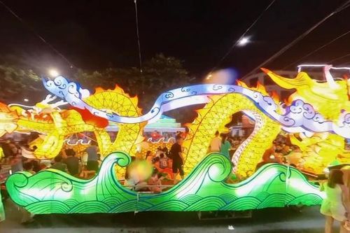 Vui Tết Trung thu, ghé Thành Tuyên ngắm đèn lồng khổng lồ