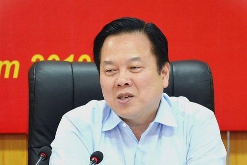 Chủ tịch 'Siêu' Ủy ban: 'Có lúc, chúng tôi vừa chạy vừa xếp hàng'