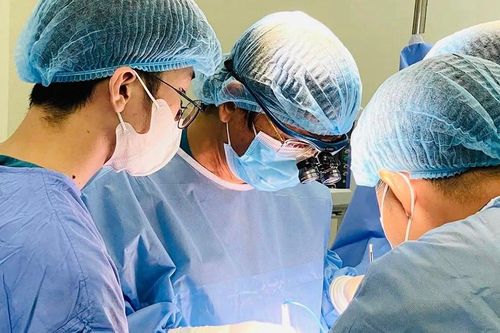 Đồng Nai: Phát hiện khối sỏi thận 'giống củ gừng lớn với nhiều nhánh'