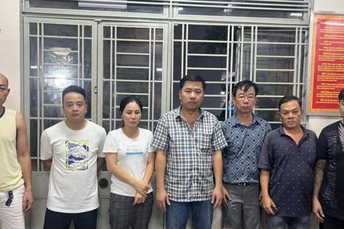 Đột kích sới bạc lớn trong bãi giữ xe ở TPHCM