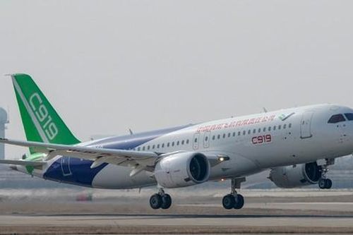 Máy bay 'made in China' nhận đơn hàng kỷ lục