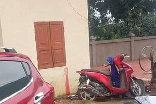 Cô giáo lùi ô tô trong trường khiến học sinh lớp 6 tử vong