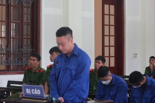 'Nổ' có khả năng chạy tại ngoại, chiếm đoạt 30.000 USD