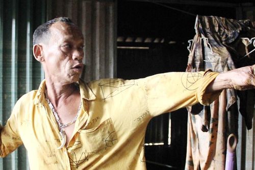 Lũ ngập tận nóc nhà, cụ bà thoát chết nhờ chiếc đệm hơi