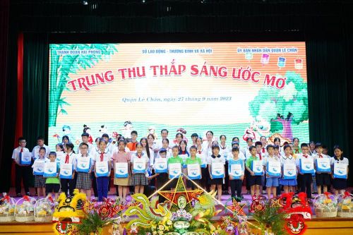 Hơn 400 trẻ em tiêu biểu Hải Phòng tham gia chương trình 'Trung thu thắp sáng ước mơ'