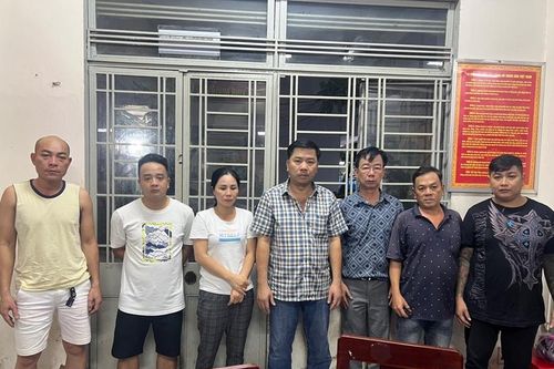 Công an triệt xóa sới bạc khủng, được phòng bị nhiều lớp nghiêm ngặt
