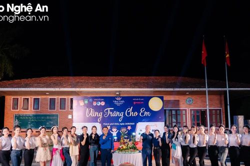 Những hoạt động ý nghĩa hướng về cộng đồng của Top 20 Miss Vinh 2023 trước thềm chung kết