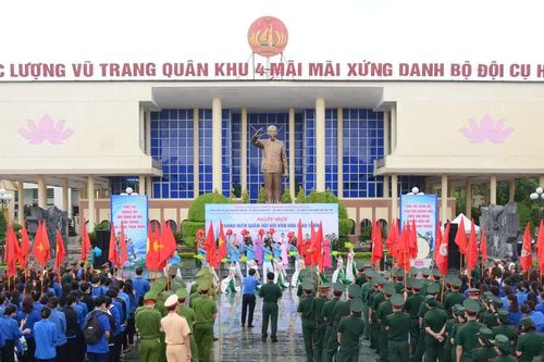 Tổ chức ngày hội 'Thanh niên quân đội với văn hóa giao thông' năm 2023