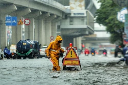 Hà Nội tập trung nhân lực tiêu nước, chống ngập trong các trận mưa tiếp theo