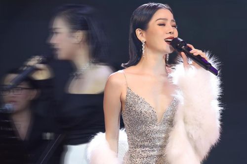 Nữ ca sĩ mang nhạc Lệ Quyên đi diễn, dân mạng chê bai hết lời