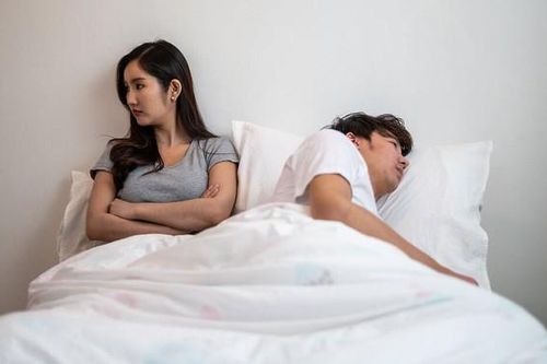 Tôi chỉ dám lên giường khi chồng đã ngủ say