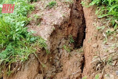 Tình hình mưa lũ ngày 28-9: Nhiều điểm taluy âm sạt lở; Lang Chánh nhiều học sinh không thể đến trường; Bá Thước tập trung tìm kiếm người mất tích