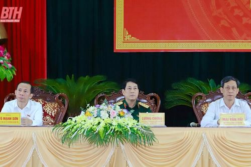 ĐBQH thuộc Đoàn ĐBQH tỉnh Thanh Hóa tiếp xúc cử tri huyện Yên Định