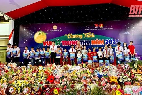 Chương trình 'Vui Tết Trung thu năm 2023' tại Trường TH Minh Khai 2