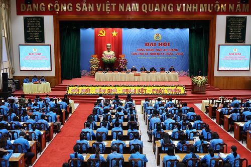Đại hội Công đoàn tỉnh An Giang lần thứ XI tiến hành phiên làm việc thứ nhất