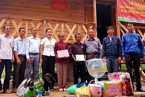 Krông Pa trao Nhà tình nghĩa của Bí thư Tỉnh ủy cho con liệt sĩ