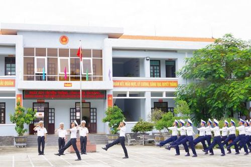 Vùng 4 Hải quân kiểm tra đơn vị vững mạnh toàn diện 'mẫu mực, tiêu biểu' tại Lữ đoàn 101