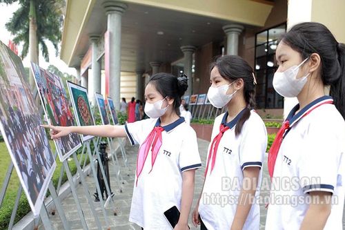 Khơi dậy tình yêu biển đảo trong thế hệ trẻ