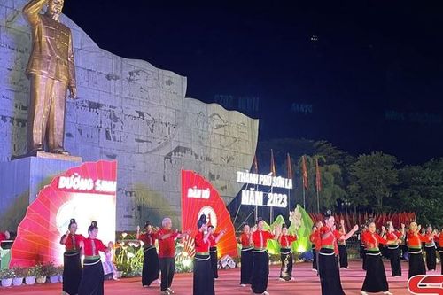 Khai mạc Hội thi dưỡng sinh, dân vũ người cao tuổi thành phố Sơn La