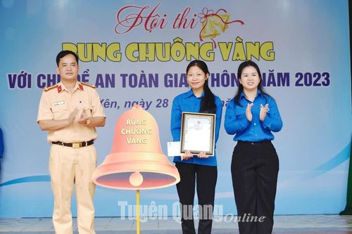 Hội thi Rung chuông vàng với chủ đề An toàn giao thông