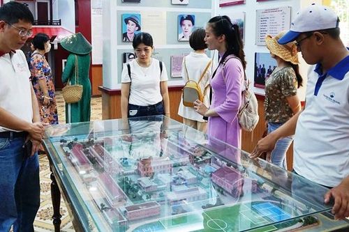 Phát huy giá trị di tích lịch sử để khai thác du lịch - Kỳ 2: 'Đóng khung' di tích