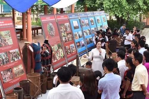 Trưng bày chuyên đề 'Di sản văn hóa của đồng bào dân tộc thiểu số huyện Nam Đông'