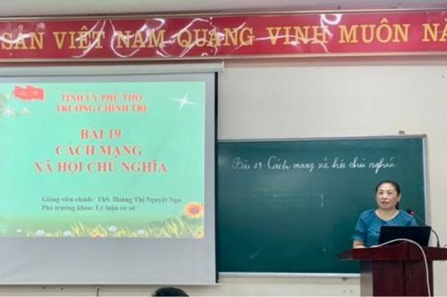 Phú Thọ: Cô giáo Hoàng Thị Nguyệt Nga tâm huyết, đam mê giảng dạy lý luận chính trị