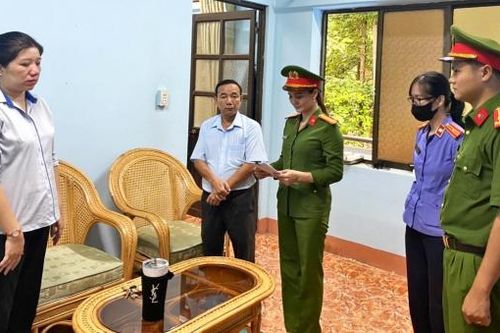 Bắt Nguyên kế toán Chi nhánh Văn phòng đất đai tại Bình Phước