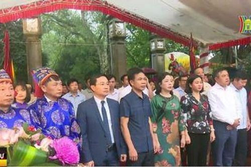 Lãnh đạo TP Hà Nội dâng hương Đức vua Ngô Quyền