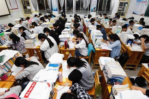Trung Quốc: Thay đổi cách tính điểm kỳ thi vào cấp 3 từ năm 2025