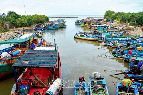 Nhọc nhằn rẽ sóng mưu sinh