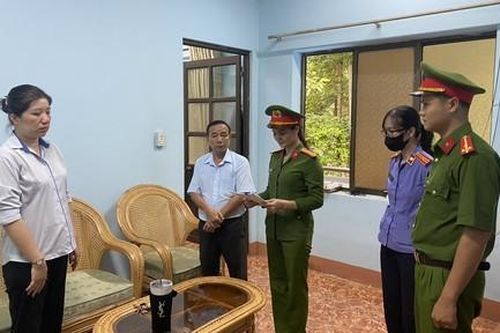 Bắt nguyên kế toán Chi nhánh Văn phòng đất đai huyện Lộc Ninh, Bình Phước