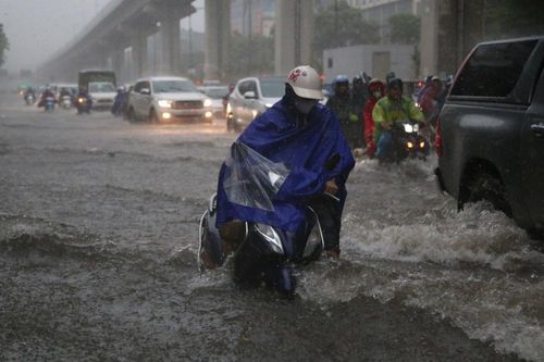 Những hình ảnh Hà Nội mênh mông trong biển nước