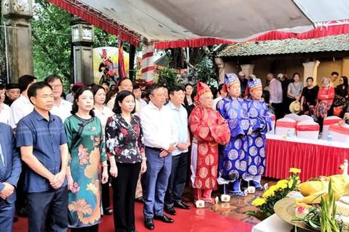 Tổ chức Lễ dâng hương nhân 1079 năm Ngày mất Đức vua Ngô Quyền