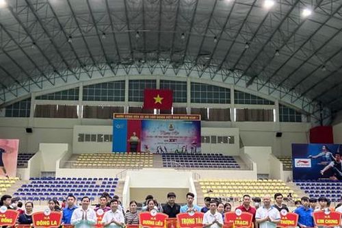 Gần 200 vận động viên tham gia Giải chạy việt dã huyện Hoài Đức