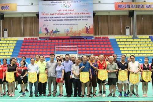 Khai mạc Giải thể thao trung cao tuổi quận Cầu Giấy năm 2023