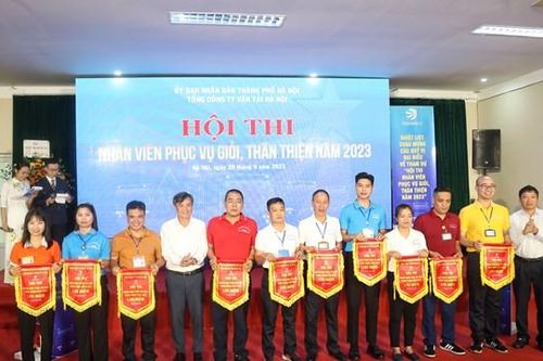 Nâng cao chất lượng phục vụ xe buýt thân thiện, nhiệt tình