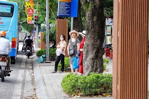 Hà Nội: 'Mặc áo giáp' cho bốt điện để chống quảng cáo rao vặt