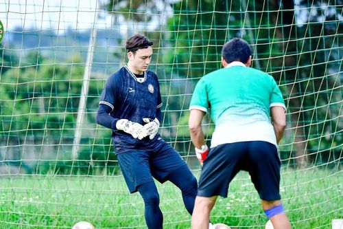 Chuyển nhượng V-League hôm nay 29/9: CAHN sắp có HLV mới, Bình Định chốt tương lai Văn Lâm