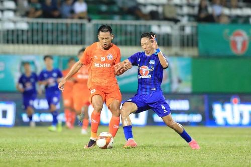 Văn Lâm sạch lưới trong ngày Bình Định hạ tân binh V-League, HAGL đủ 3 ngoại binh vẫn thua đội hạng Nhất