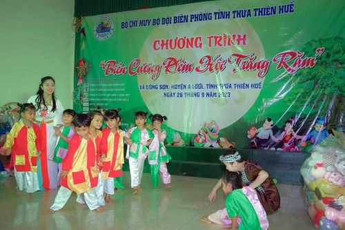 Đêm hội trăng rằm yêu thương nơi vùng biên A Lưới