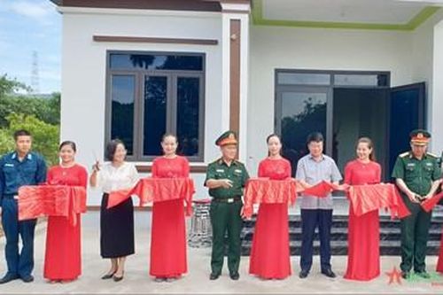 Ban CHQS TP Hạ Long khánh thành nhà ở tặng quân nhân mới nhập ngũ