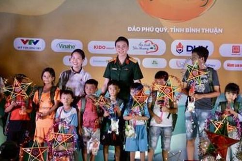 'Chị Hằng' Trần Thị Giao Linh - Người thắp sáng những mùa trăng