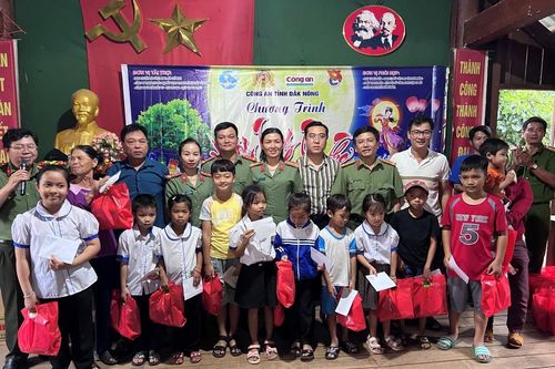 Công an tỉnh Đắk Nông với nhiều hoạt động ý nghĩa thiết thực hướng về cơ sở dịp Tết Trung thu 2023
