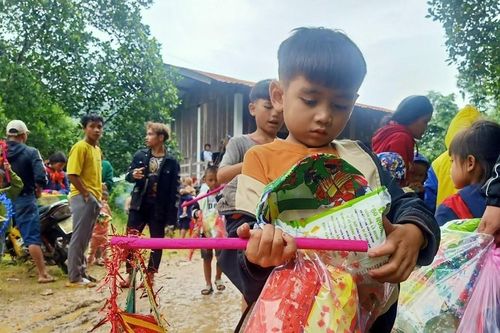 Trăng rằm rẻo cao và giấc mơ con trẻ