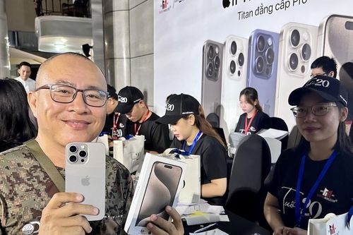 iPhone 15 Series chính hãng đã đến tay người dùng Việt Nam