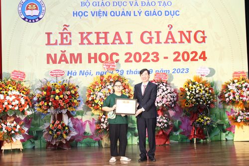 Tân sinh viên sống có trách nhiệm và đừng đổ lỗi cho hoàn cảnh
